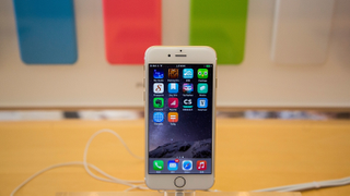 Apple’s Got a Rebate With Your Name on It If You Paid Full Price for an iPhone Battery Replacement<em></em><em></em><em></em><em></em><em></em>